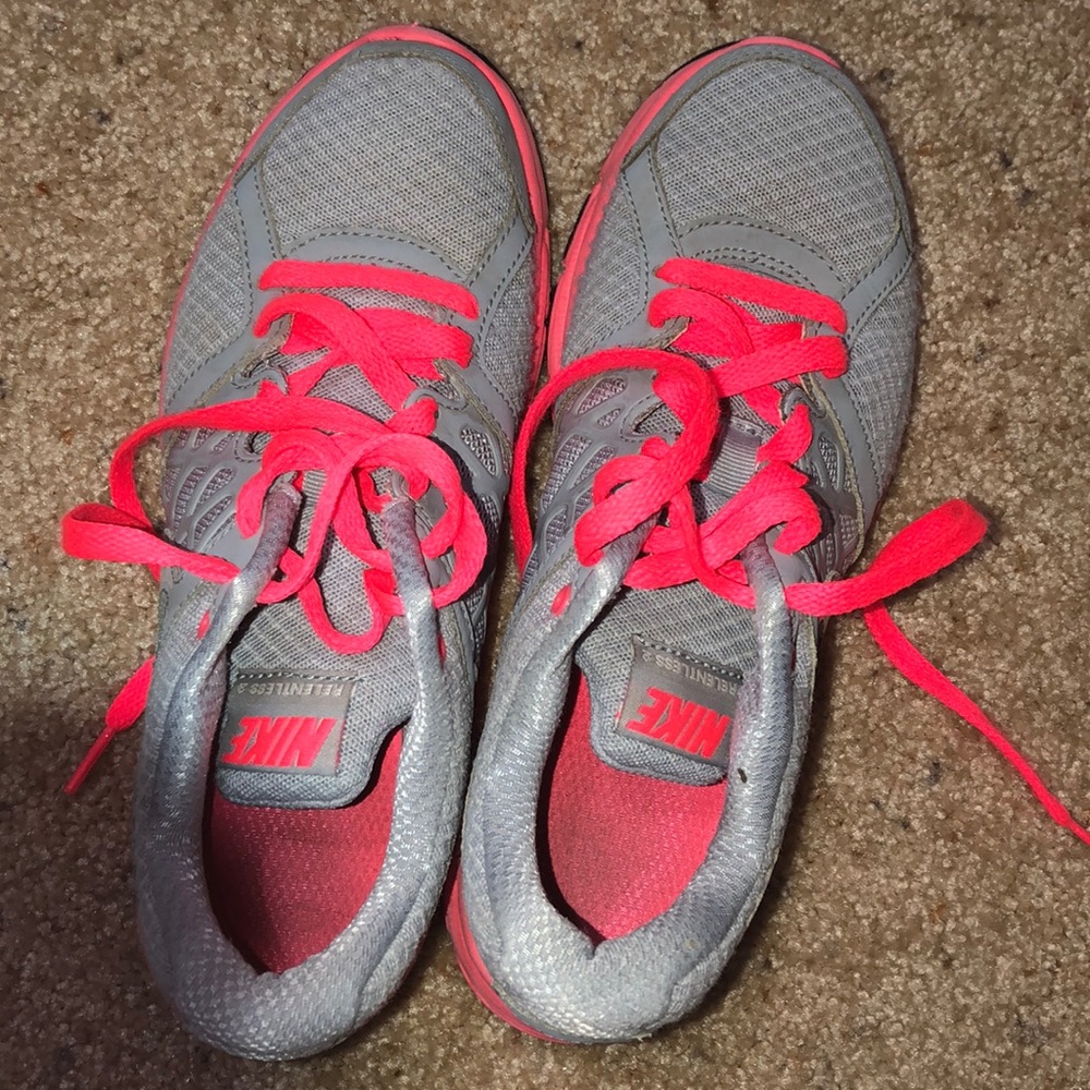 Nike Tennis Shoes